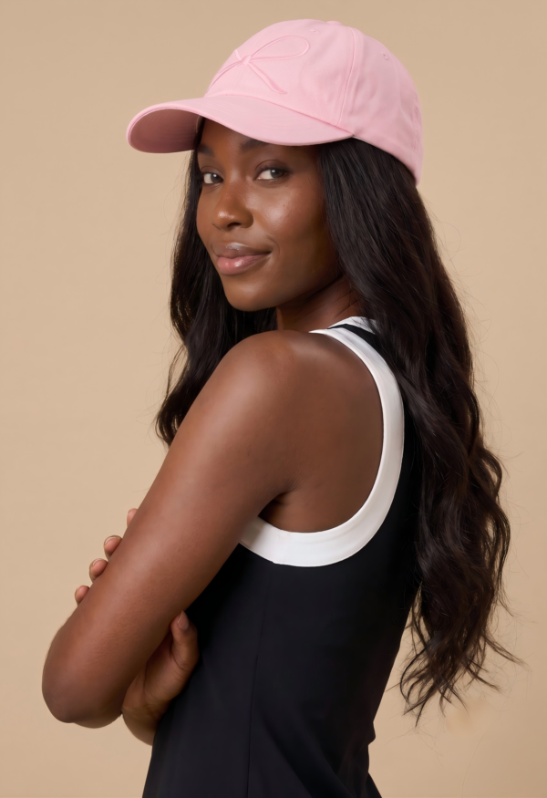 粉色帽子_长黑发wavy 模特图 Quick Go | Belle Tress – Cap with Tapered Large Waves